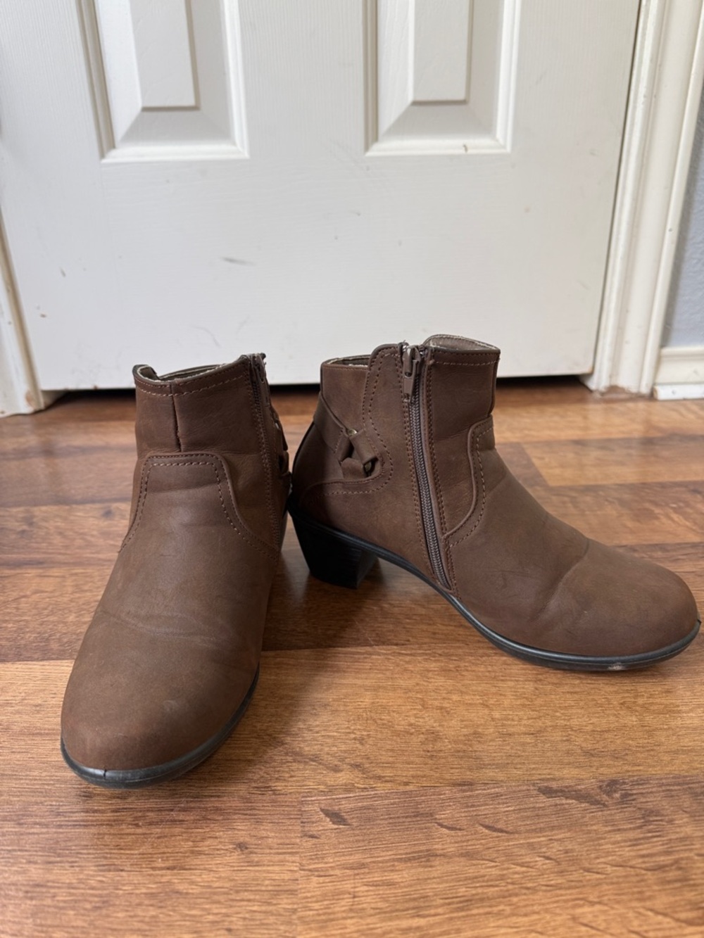 Brown Women's Ankle Boots with Side Zip